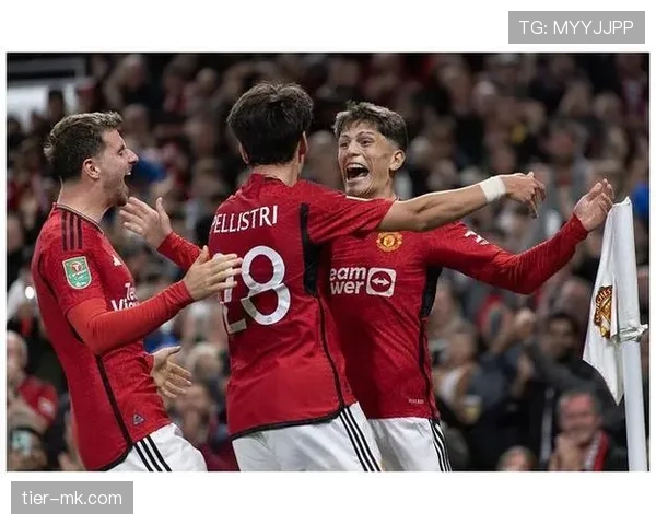 滕哈赫战术革新引领曼联崛起，球队风格焕然一新