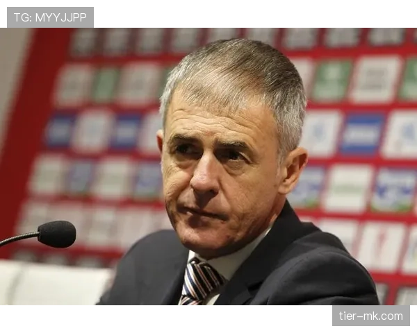 格拉纳达主帅新战术奏效，球队状态回升豪取连胜