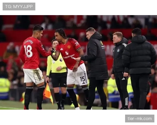 曼联危机升级！战术混乱与阵容动荡，豪门地位岌岌可危？