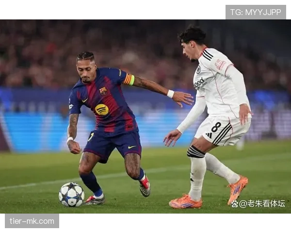 拉菲尼亚：从边路爆点到稳定输出的角色进化分析