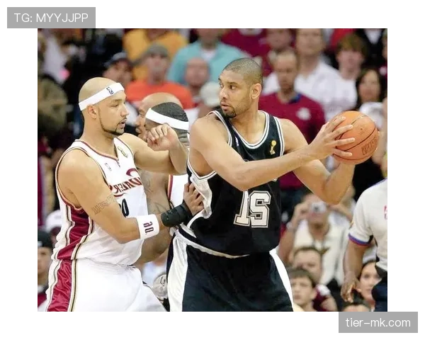 邓肯低位单打效率仍稳，对比新生代内线优势明显